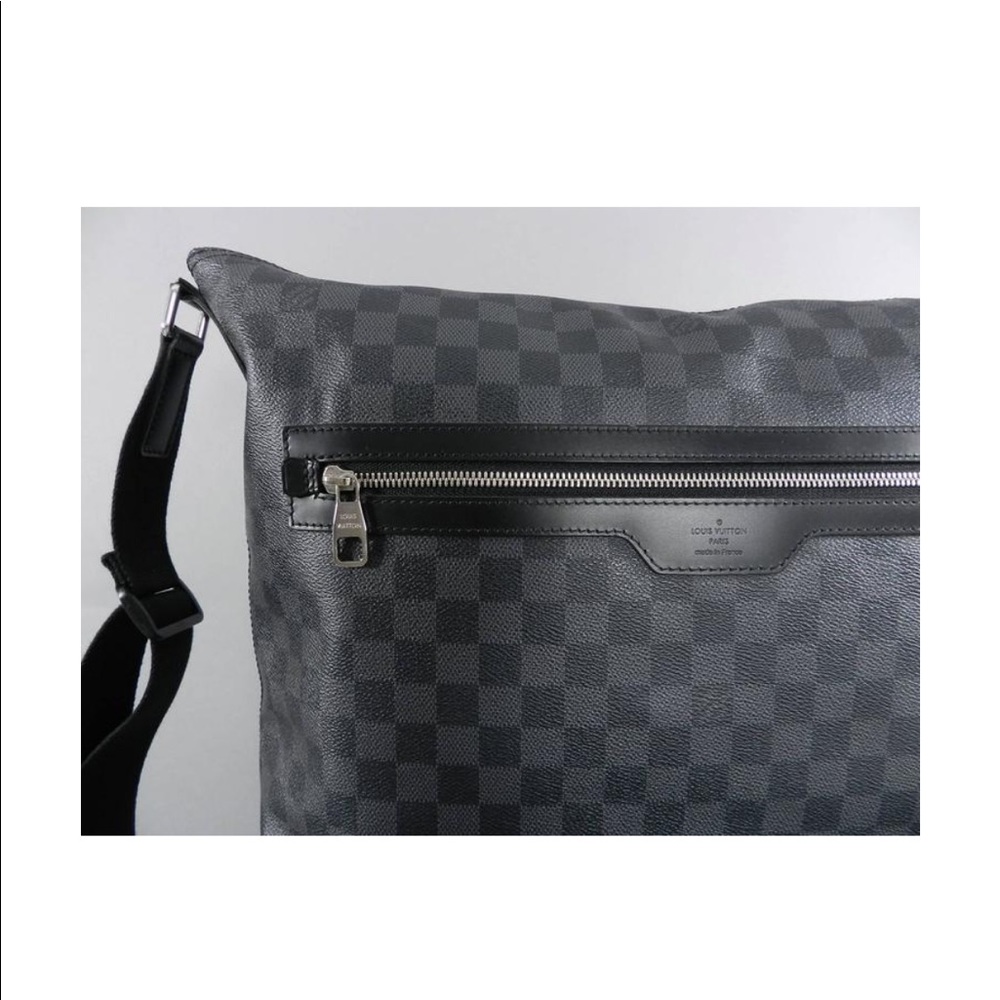 LOUIS VUITTON Unisex Graphite Damier Messenger Bag - Picture 8 of 8